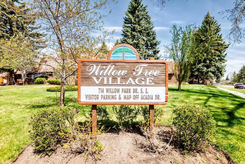 714 Willow Park Drive SE Calgary AB T2J 0L8
