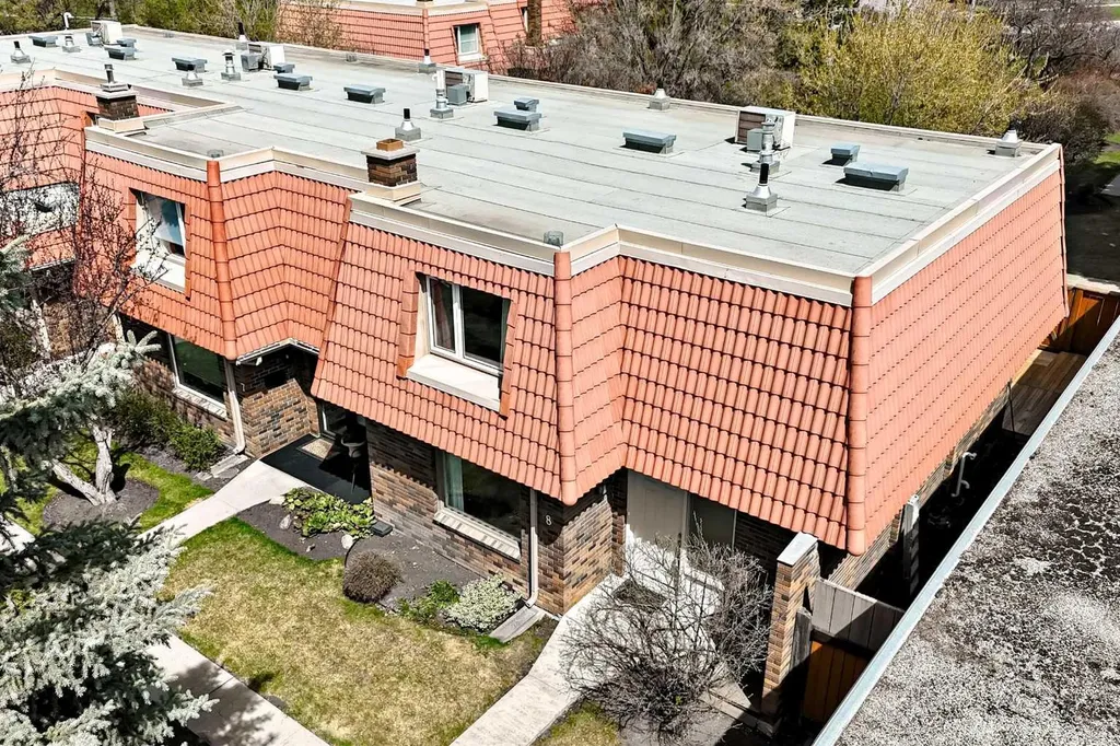 714 Willow Park Drive SE Calgary AB T2J 0L8