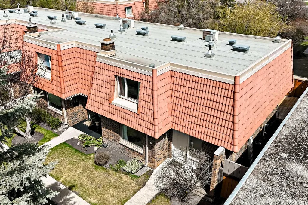 714 Willow Park Drive SE Calgary AB T2J 0L8