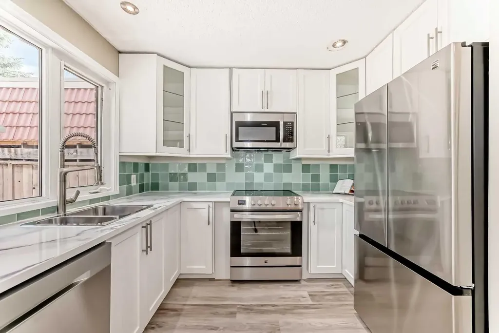 714 Willow Park Drive SE Calgary AB T2J 0L8