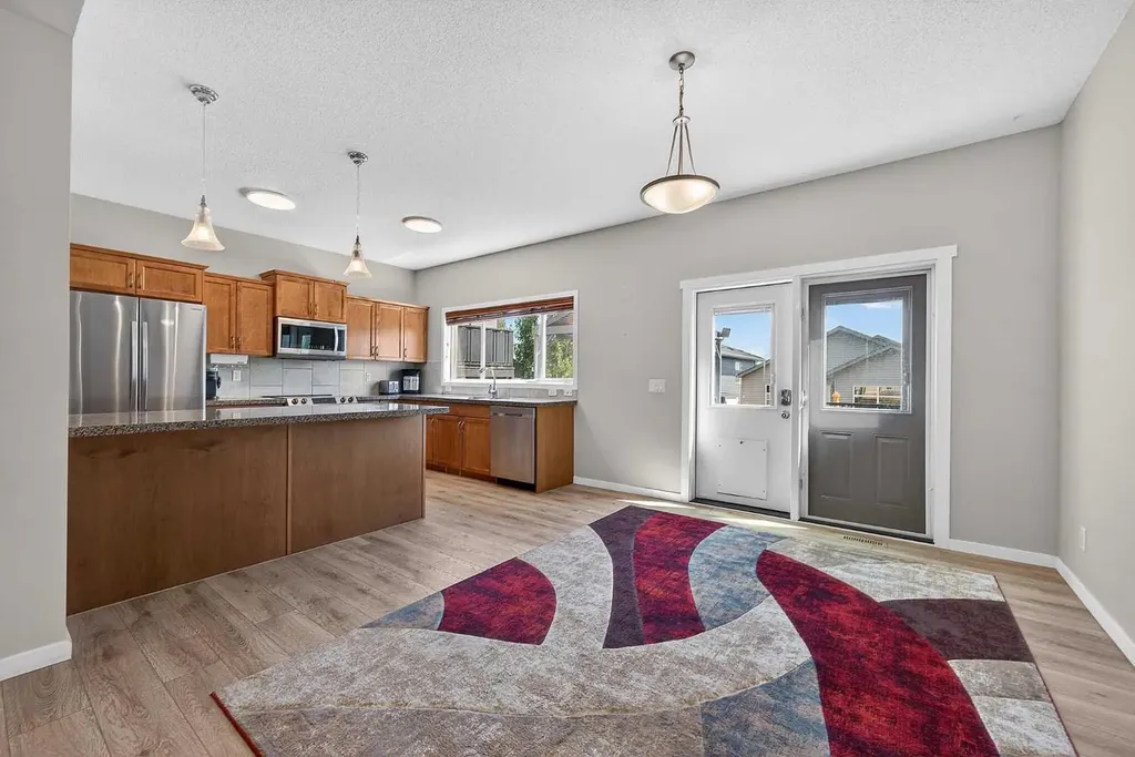 52 Reunion Close NW Airdrie AB T4B 0M2