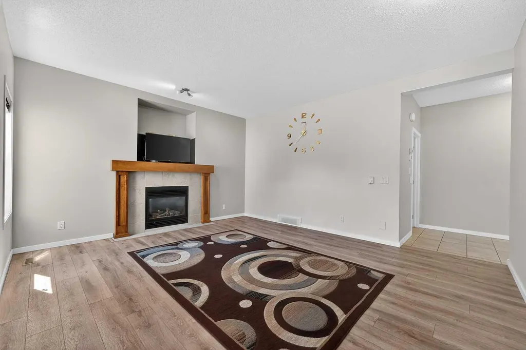 52 Reunion Close NW Airdrie AB T4B 0M2