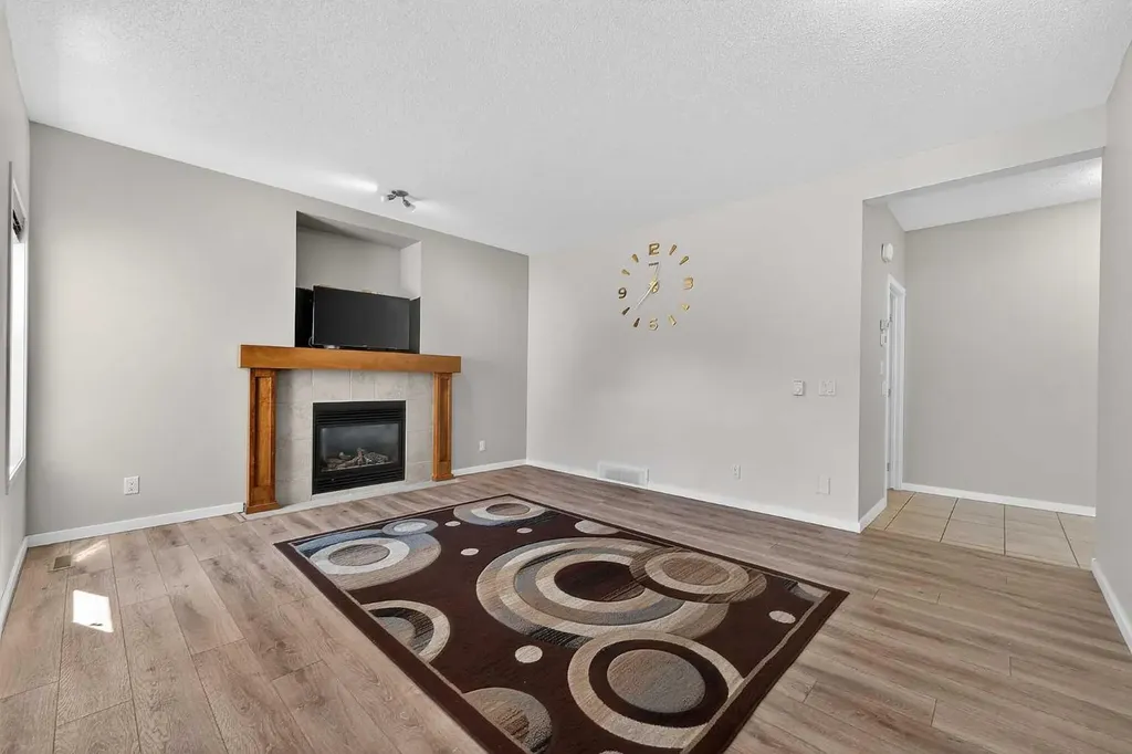 52 Reunion Close NW Airdrie AB T4B 0M2