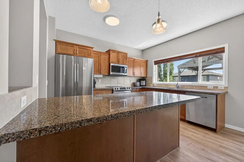 52 Reunion Close NW Airdrie AB T4B 0M2