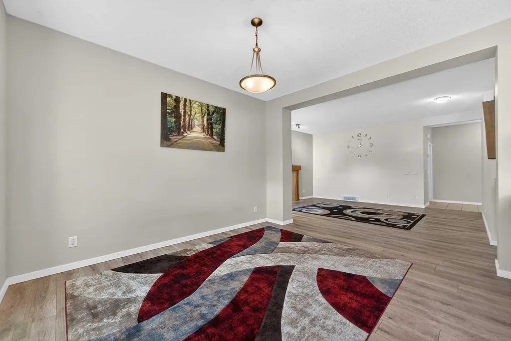 52 Reunion Close NW Airdrie AB T4B 0M2