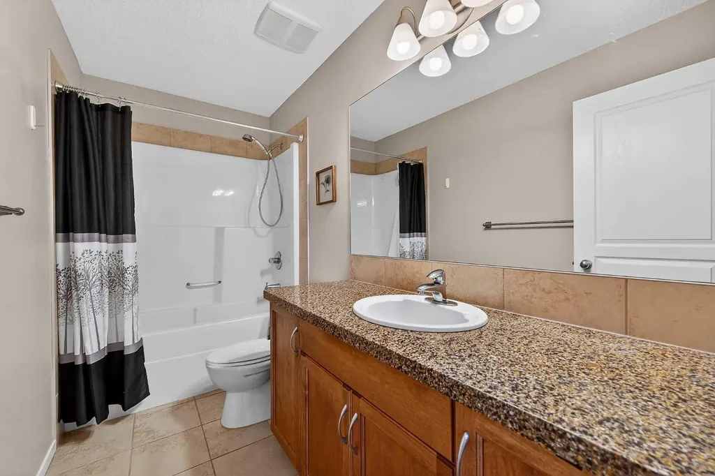 52 Reunion Close NW Airdrie AB T4B 0M2