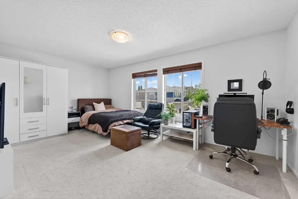 52 Reunion Close NW Airdrie AB T4B 0M2