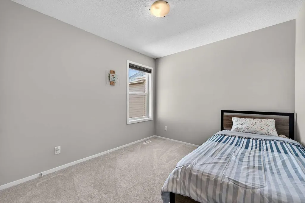 52 Reunion Close NW Airdrie AB T4B 0M2