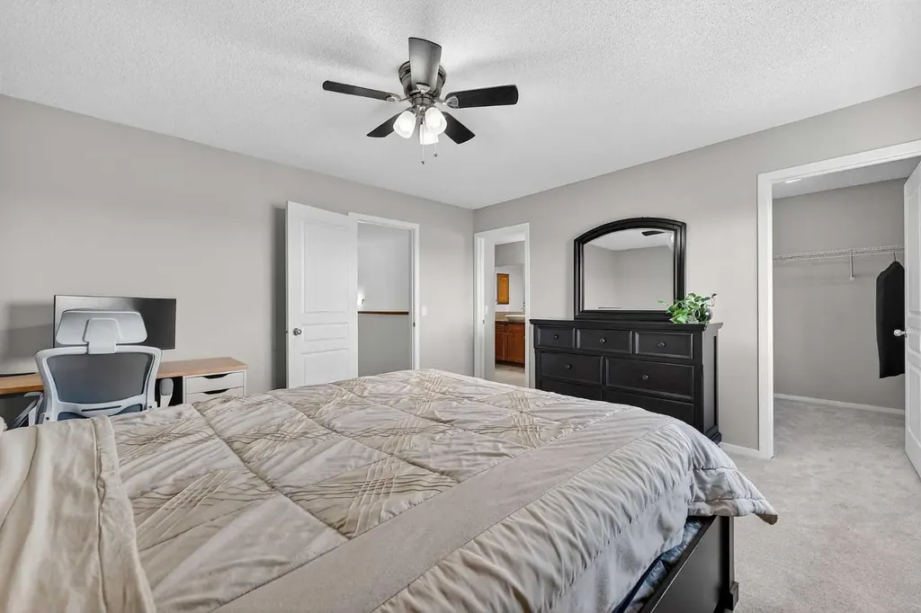 52 Reunion Close NW Airdrie AB T4B 0M2