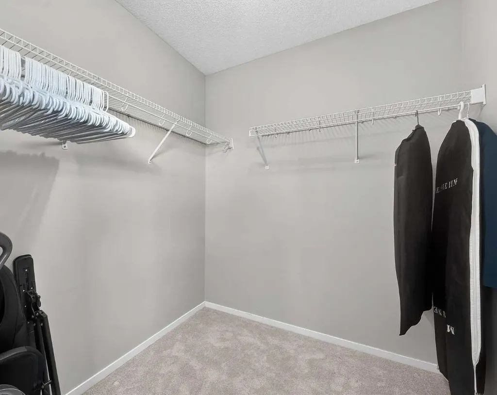 52 Reunion Close NW Airdrie AB T4B 0M2