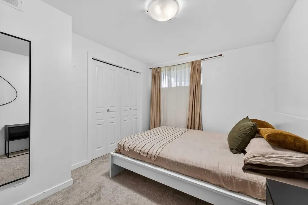 52 Reunion Close NW Airdrie AB T4B 0M2