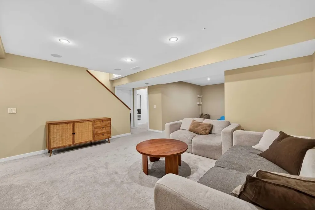 52 Reunion Close NW Airdrie AB T4B 0M2