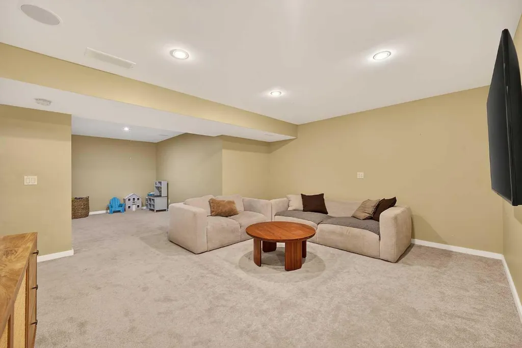 52 Reunion Close NW Airdrie AB T4B 0M2