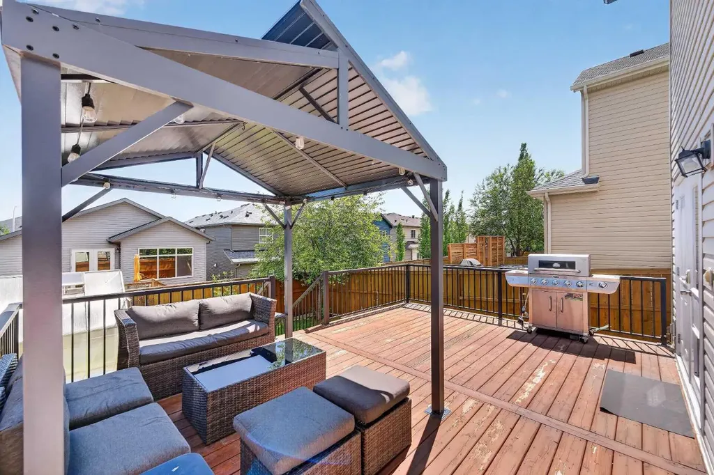 52 Reunion Close NW Airdrie AB T4B 0M2