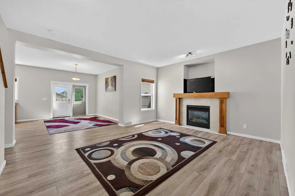 52 Reunion Close NW Airdrie AB T4B 0M2