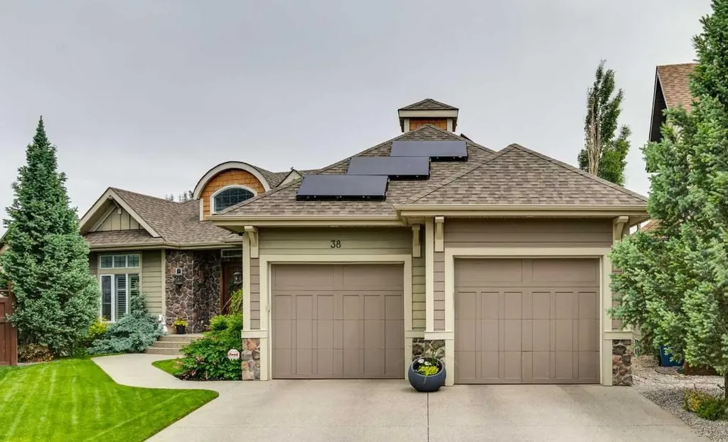 38 Auburn Sound Landing SE Calgary AB T3M 0C9