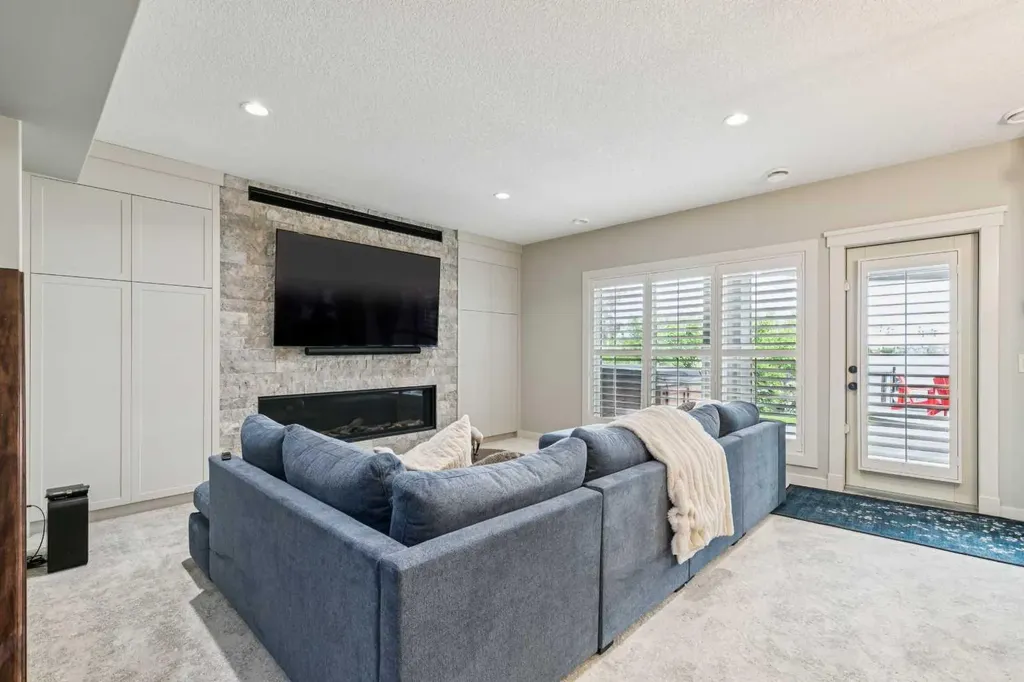 38 Auburn Sound Landing SE Calgary AB T3M 0C9