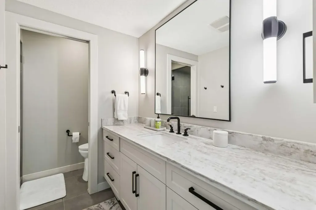 38 Auburn Sound Landing SE Calgary AB T3M 0C9