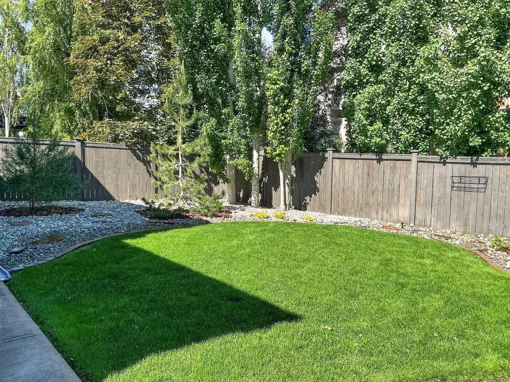 65 Canyoncrest Point W Lethbridge AB T1K 0B4