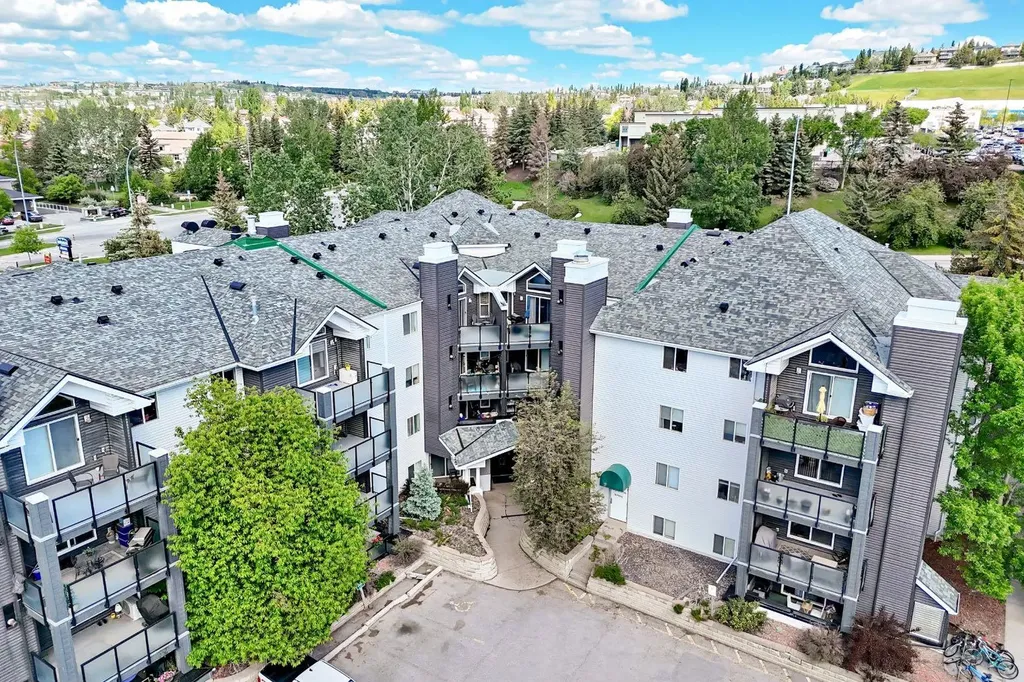 10 Sierra Morena Mews SW Calgary AB T3H 3K5
