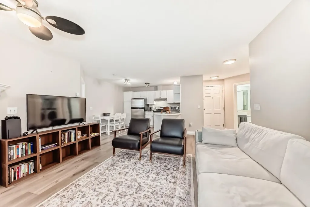 10 Sierra Morena Mews SW Calgary AB T3H 3K5