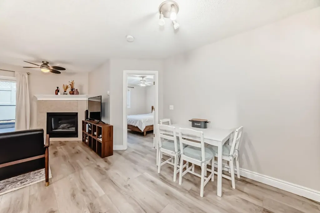 10 Sierra Morena Mews SW Calgary AB T3H 3K5