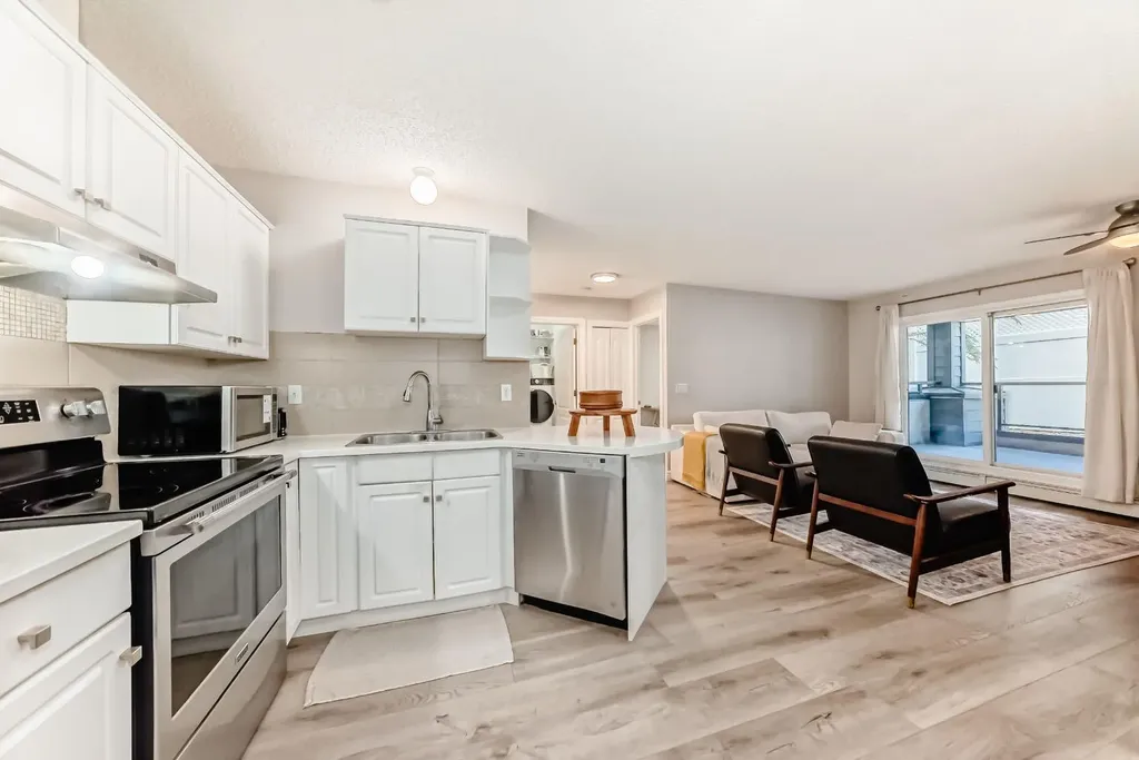 10 Sierra Morena Mews SW Calgary AB T3H 3K5