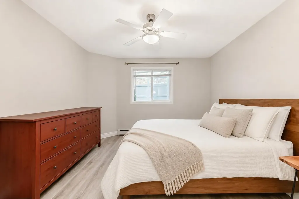 10 Sierra Morena Mews SW Calgary AB T3H 3K5