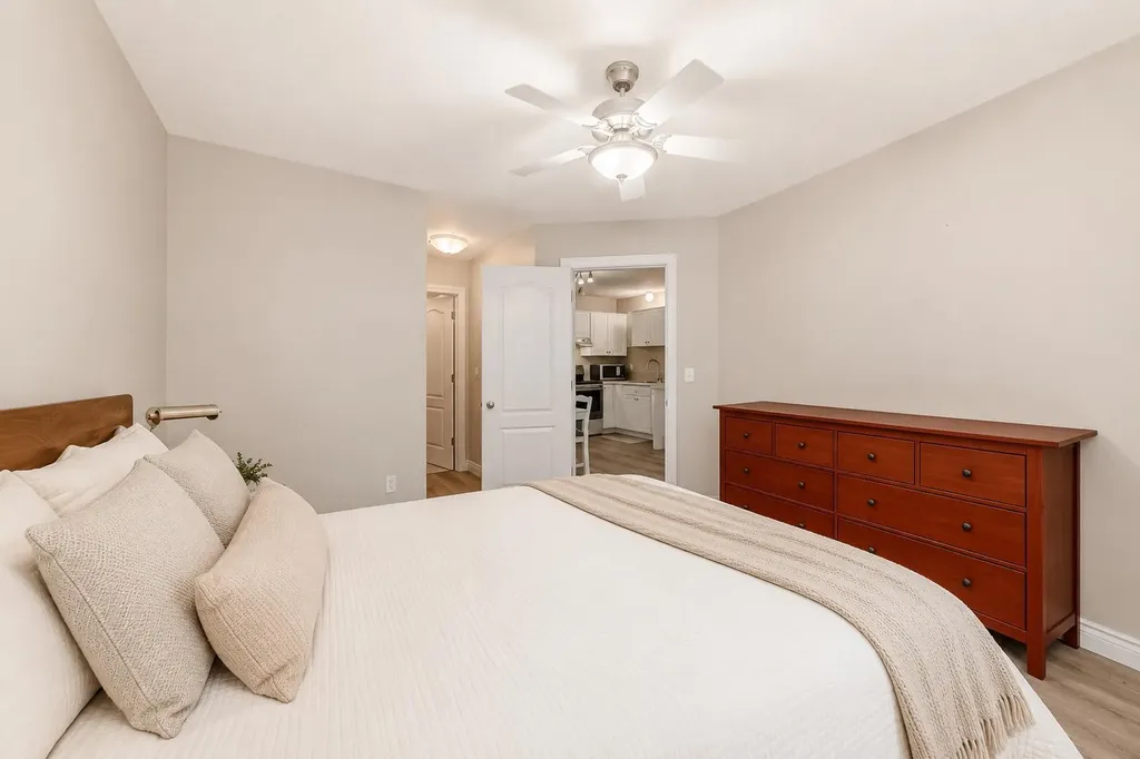 10 Sierra Morena Mews SW Calgary AB T3H 3K5