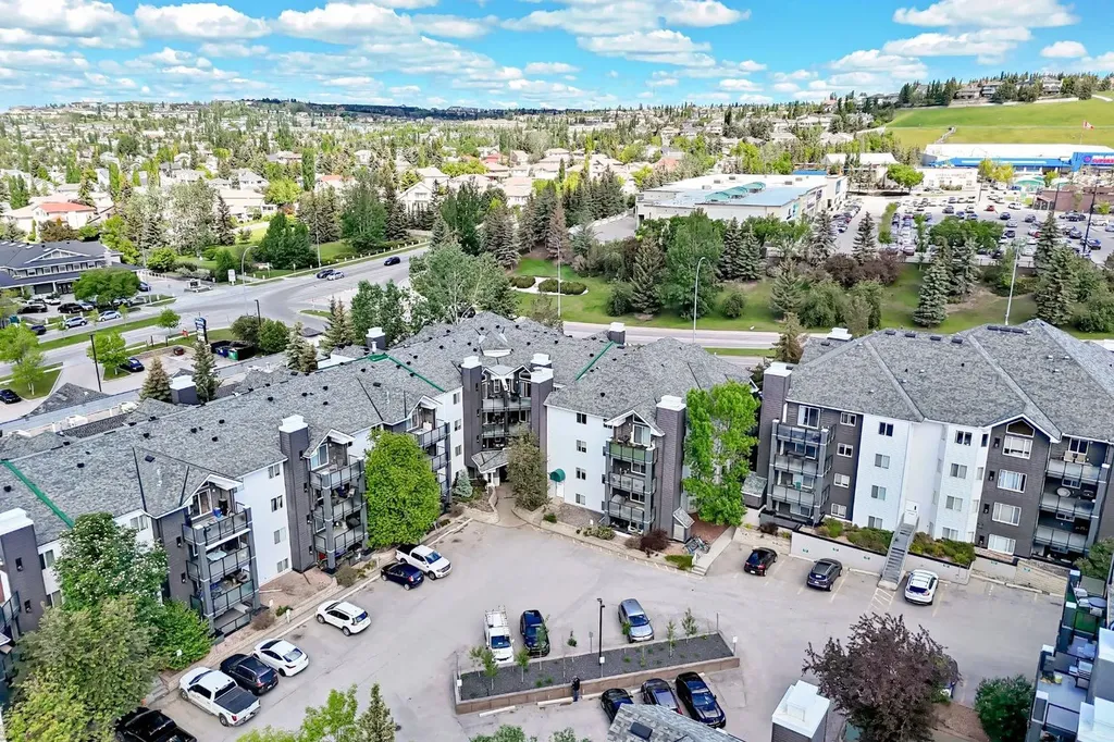 10 Sierra Morena Mews SW Calgary AB T3H 3K5