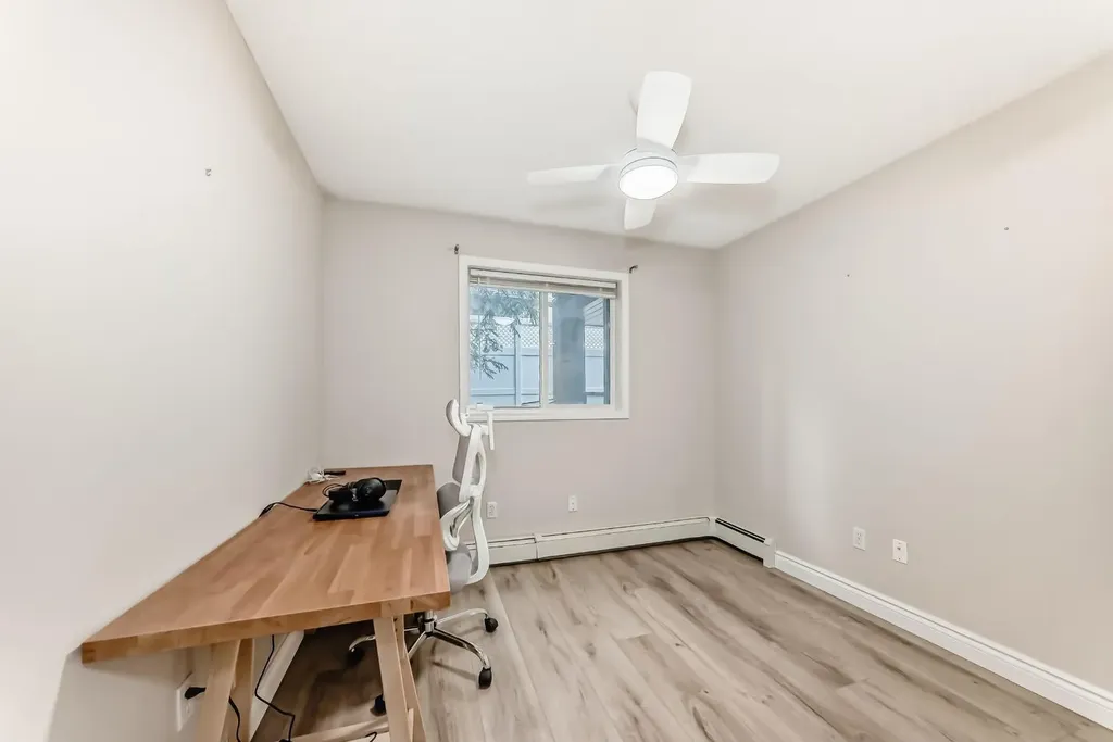 10 Sierra Morena Mews SW Calgary AB T3H 3K5
