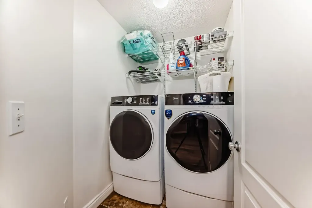 10 Sierra Morena Mews SW Calgary AB T3H 3K5