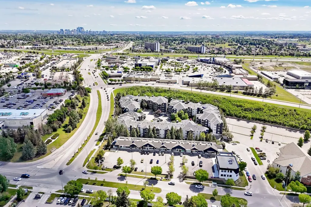 10 Sierra Morena Mews SW Calgary AB T3H 3K5