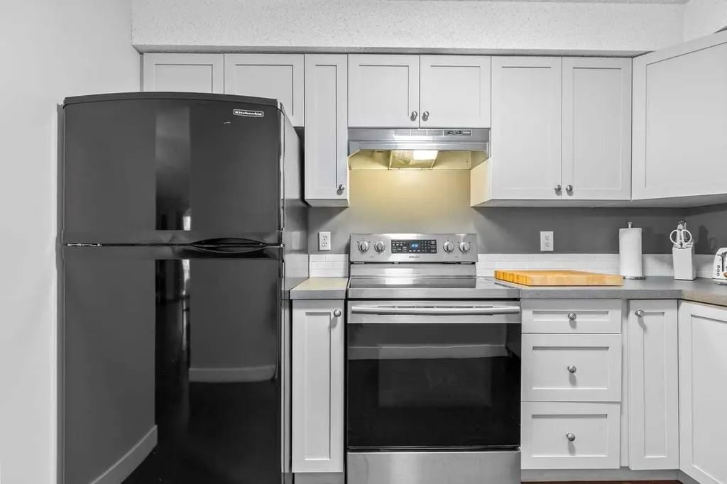16320 24 Street SW Calgary AB T2Y5A1