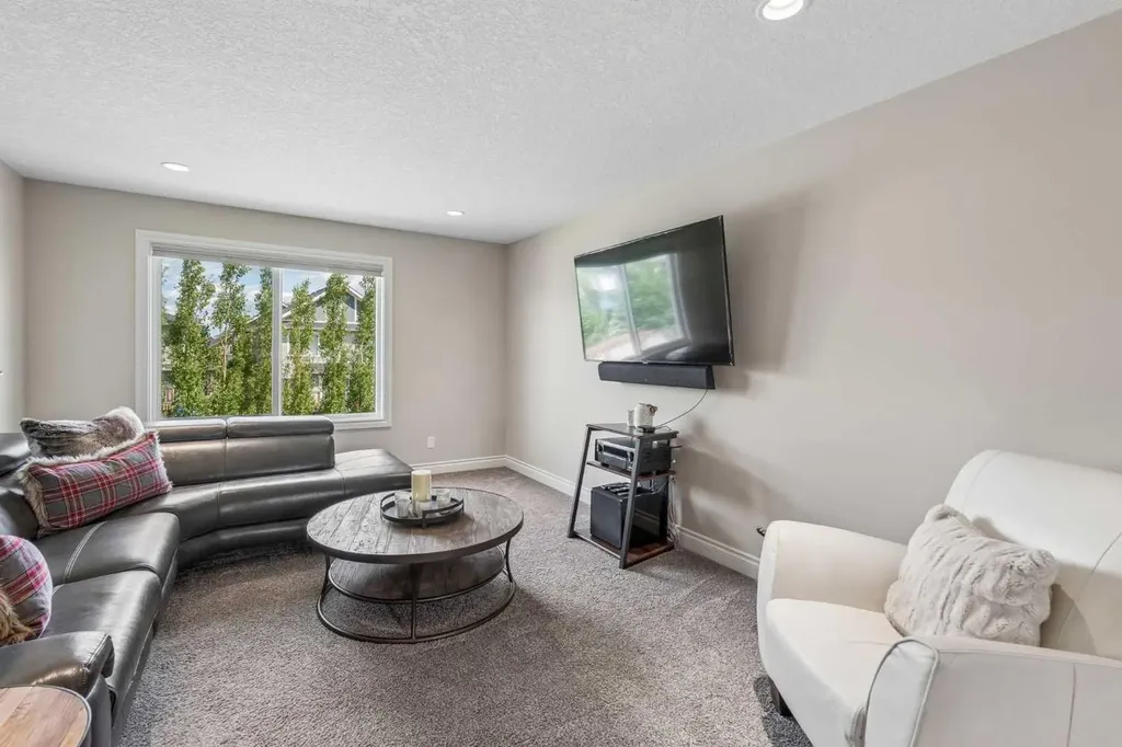 1104 Bayside Drive SW Airdrie AB T4B 4G9