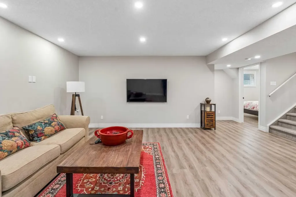 1104 Bayside Drive SW Airdrie AB T4B 4G9