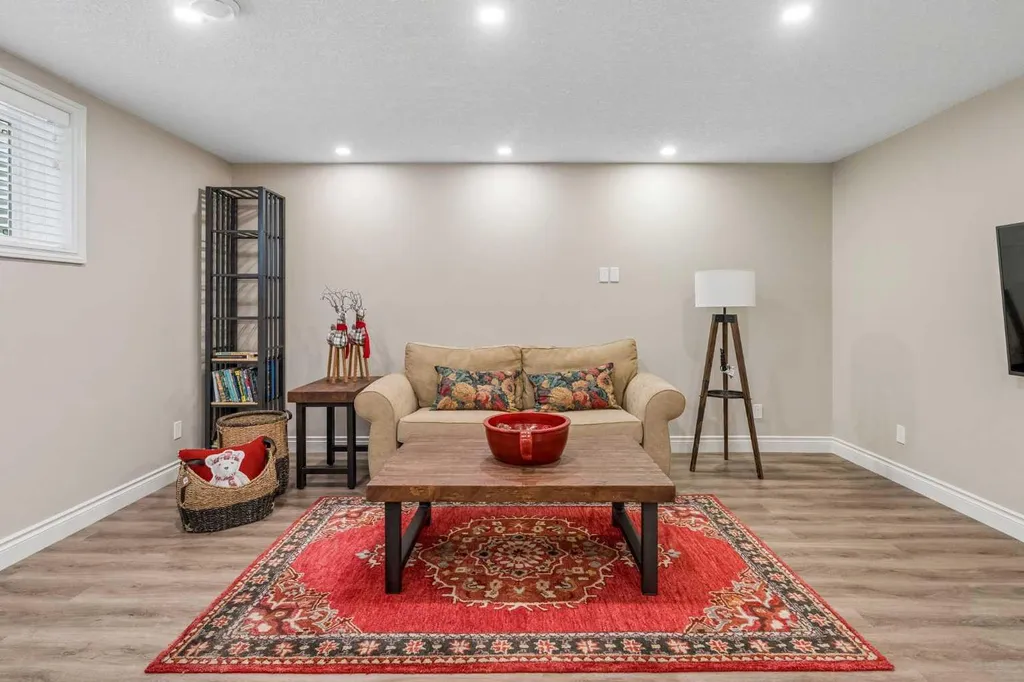 1104 Bayside Drive SW Airdrie AB T4B 4G9