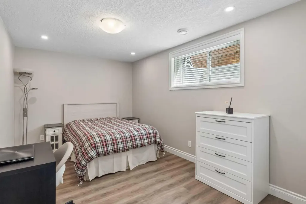 1104 Bayside Drive SW Airdrie AB T4B 4G9