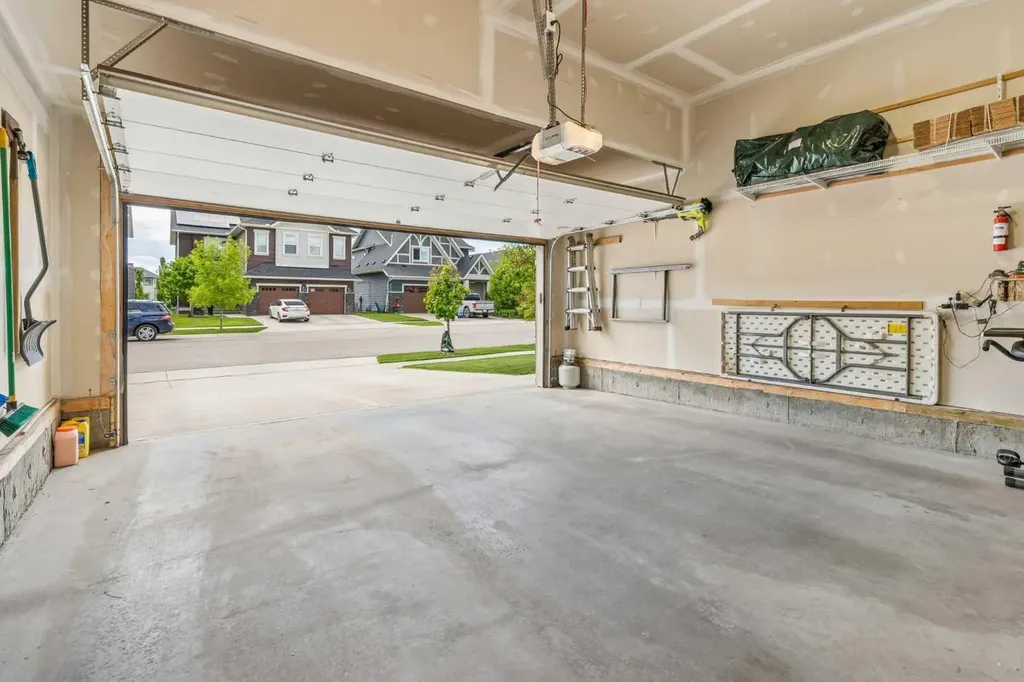 1104 Bayside Drive SW Airdrie AB T4B 4G9