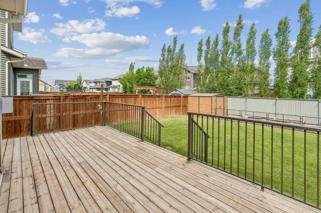 1104 Bayside Drive SW Airdrie AB T4B 4G9
