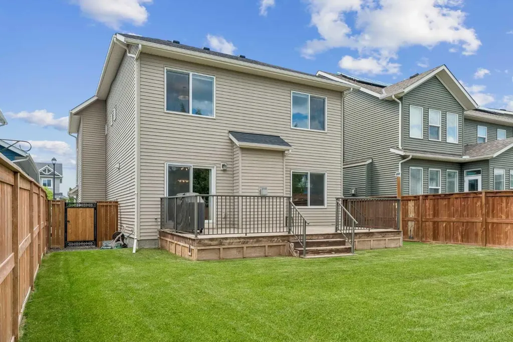 1104 Bayside Drive SW Airdrie AB T4B 4G9