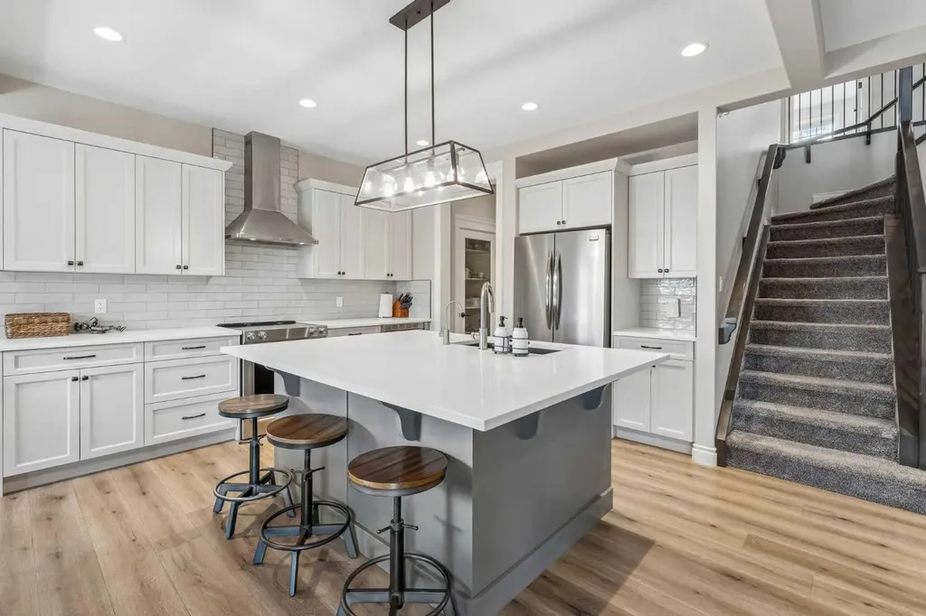 1104 Bayside Drive SW Airdrie AB T4B 4G9