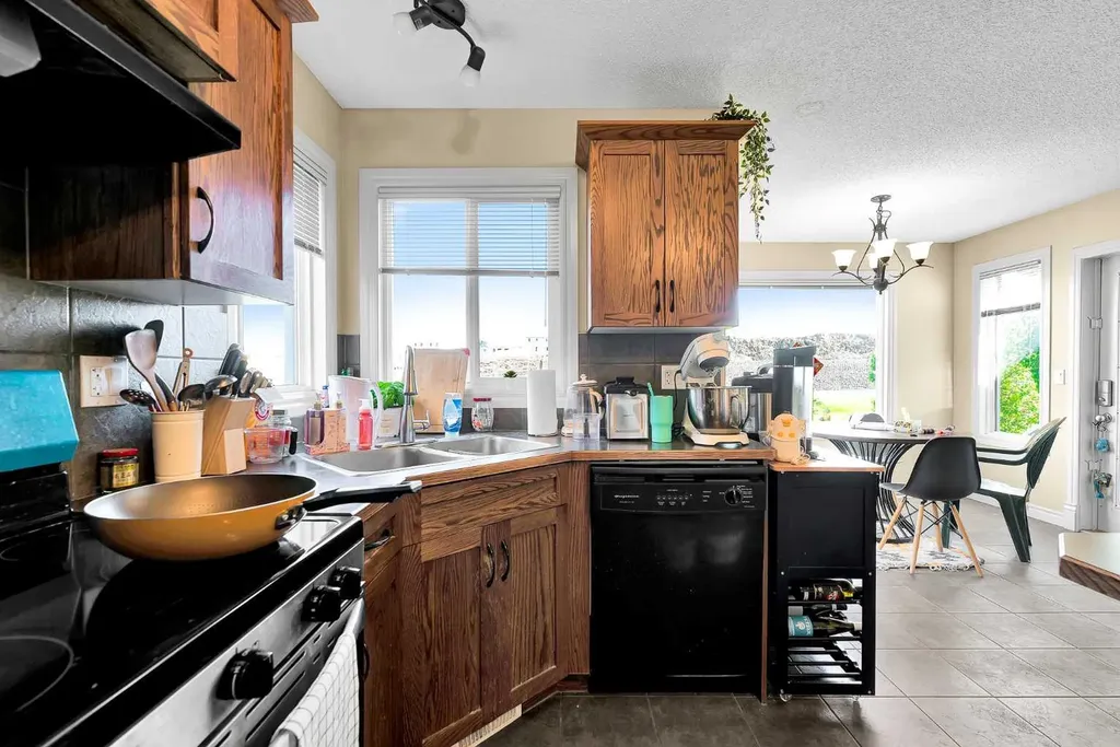 77 Silverado Creek Crescent SW Calgary AB T2X0C6