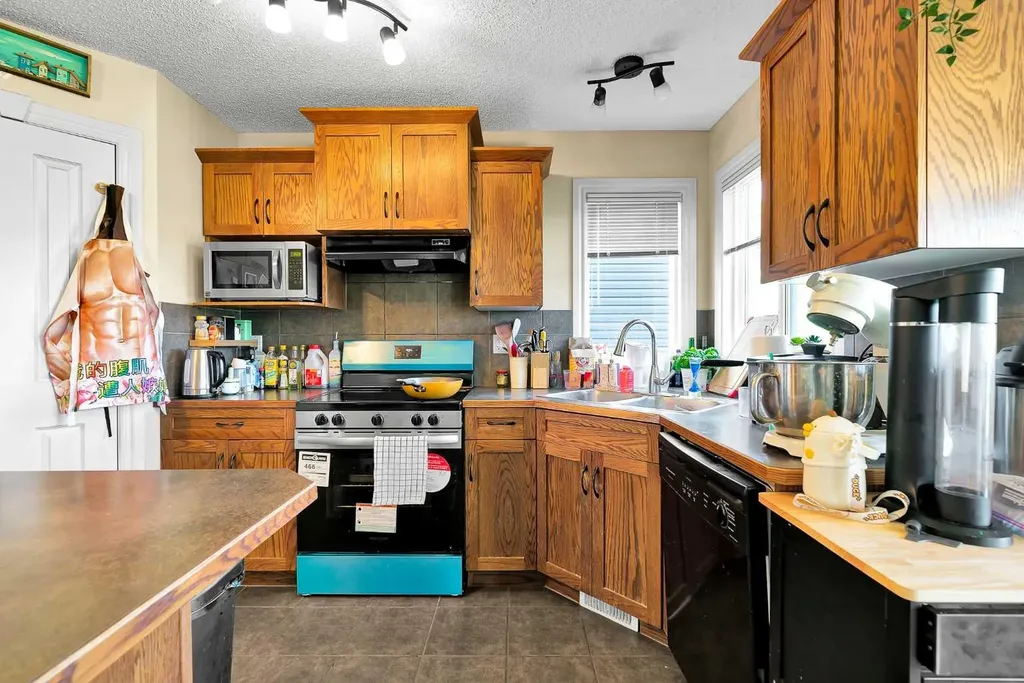 77 Silverado Creek Crescent SW Calgary AB T2X0C6