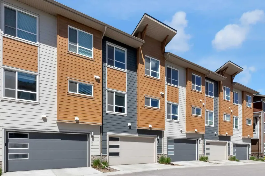 264 Harvest Hills Way NE Calgary AB T3K 2P3