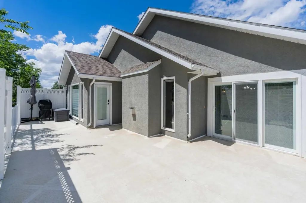 4016 49 Avenue Taber AB T1G 1C8