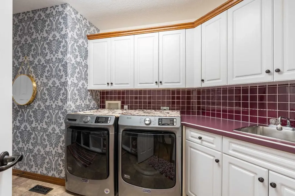 4016 49 Avenue Taber AB T1G 1C8