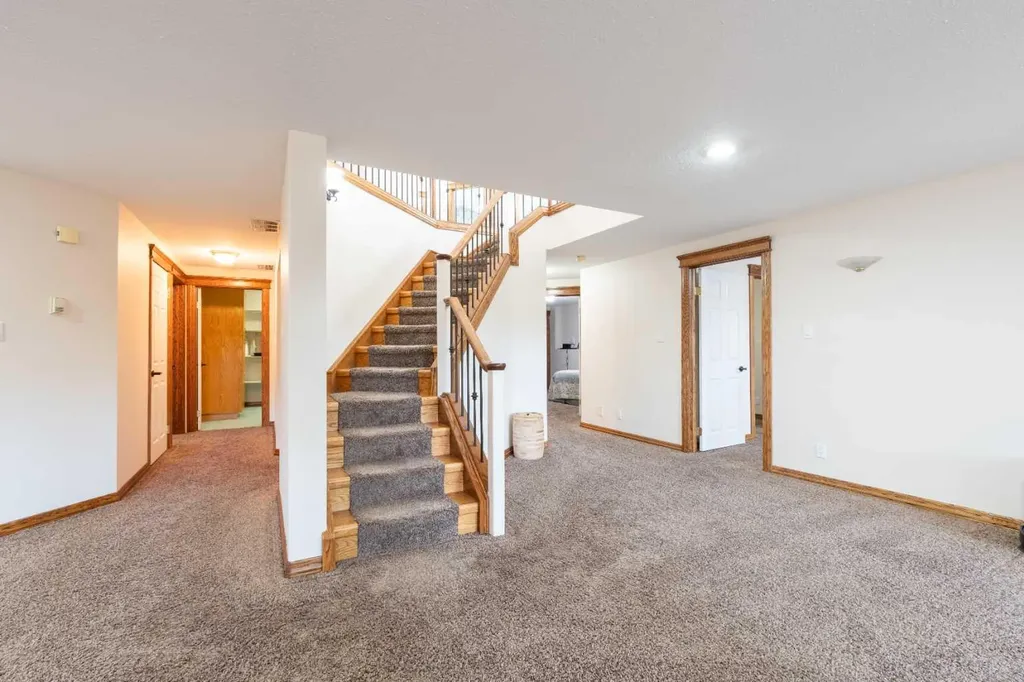 4016 49 Avenue Taber AB T1G 1C8