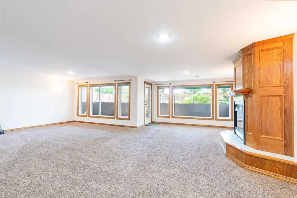4016 49 Avenue Taber AB T1G 1C8