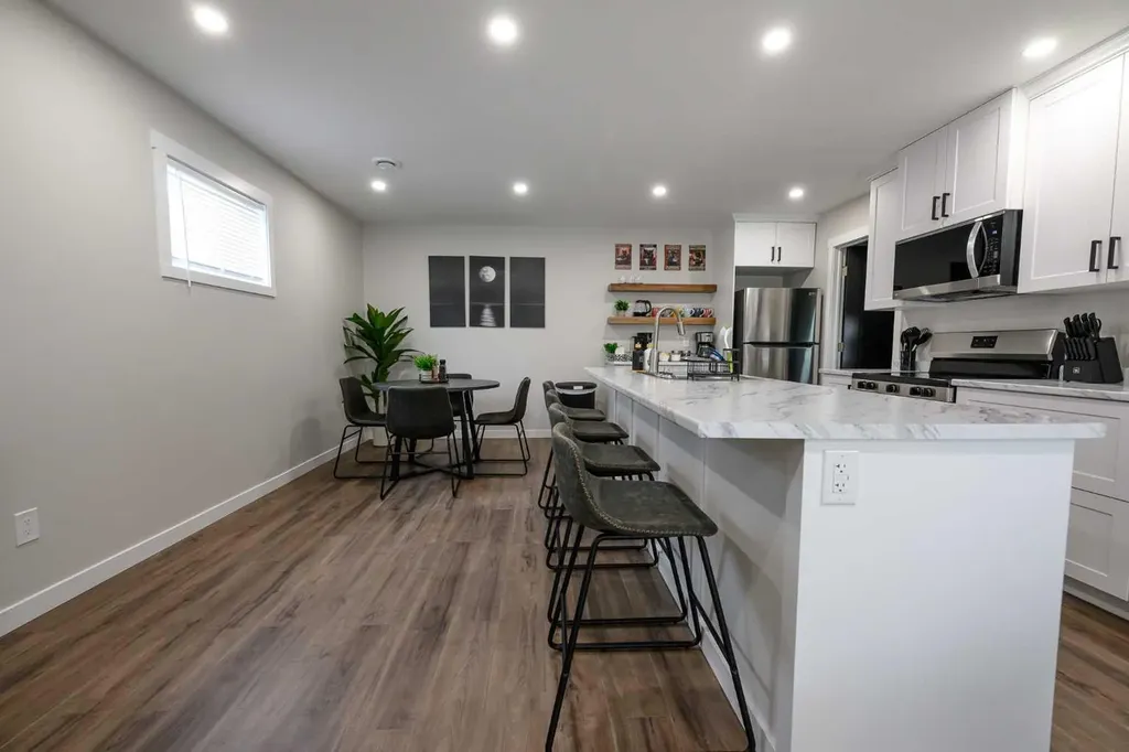 10021 105 Avenue Grande Prairie AB T8V1H2